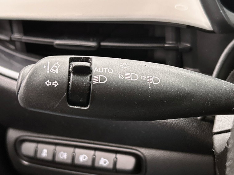 Vehicle Image 32