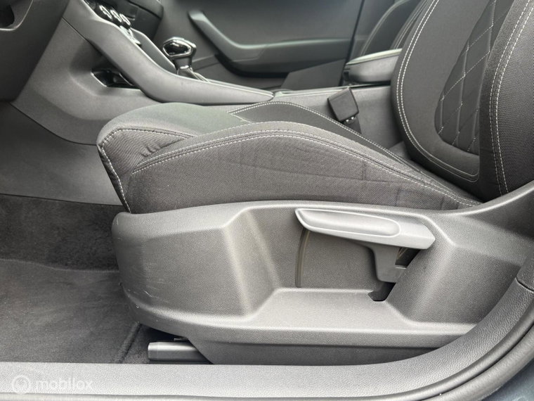 Vehicle Image 38
