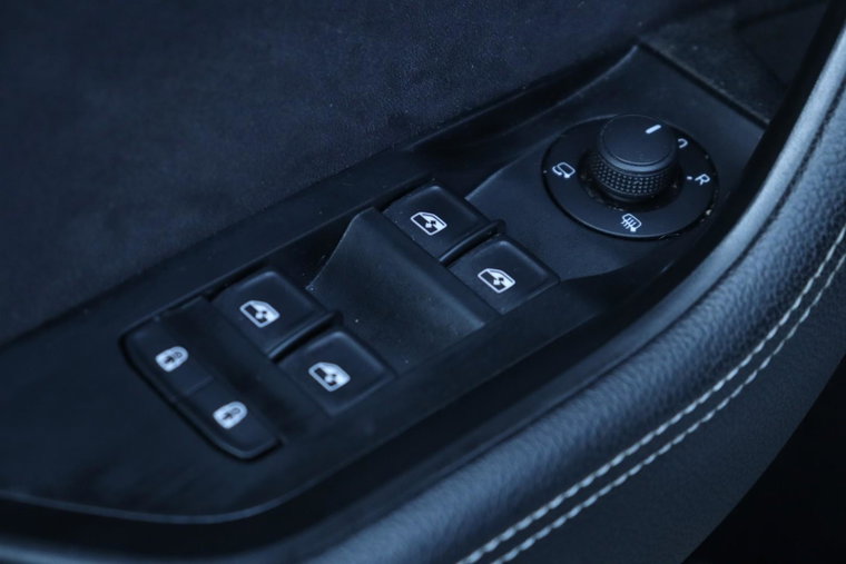 Vehicle Image 48