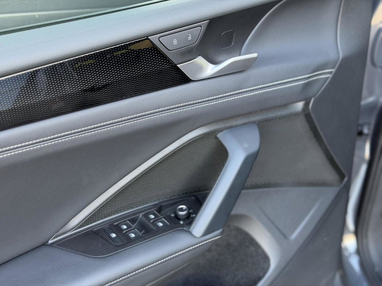 Vehicle Image 38