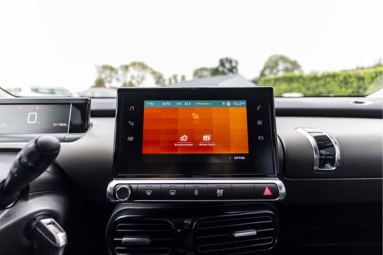 Vehicle Image 30