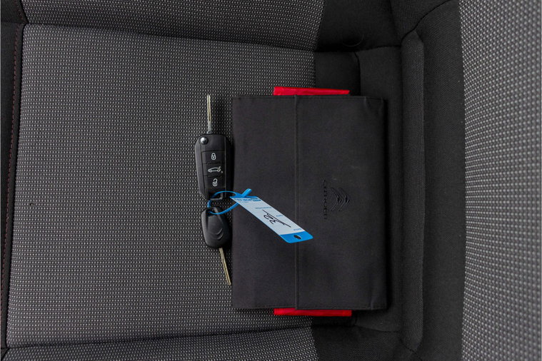 Vehicle Image 35