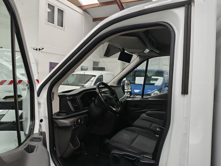 Vehicle Image 12