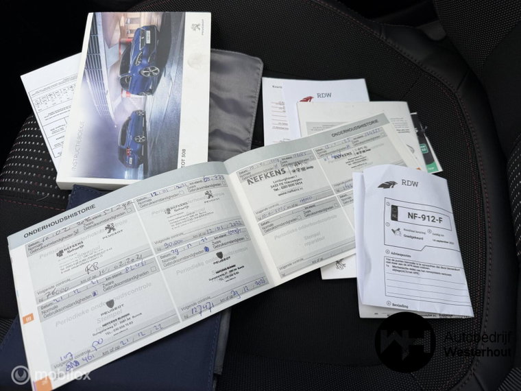 Vehicle Image 9