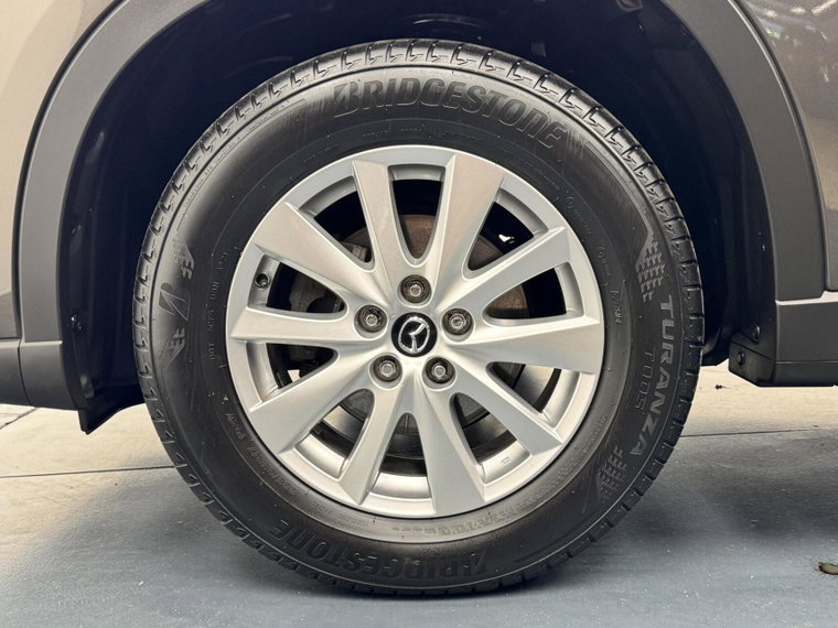 Vehicle Image 12