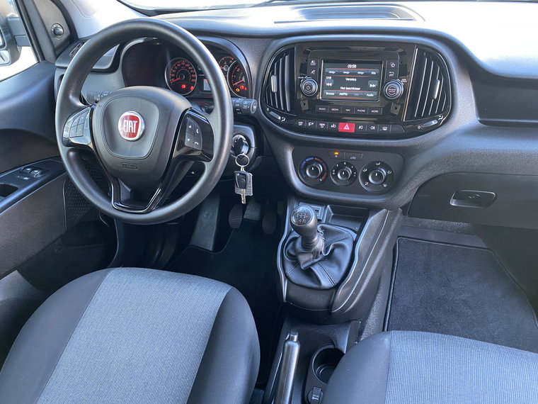 Vehicle Image 32