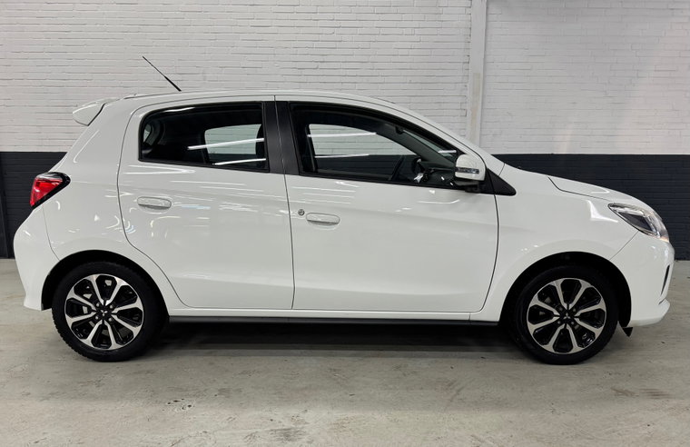 Vehicle Image 6