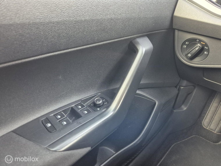 Vehicle Image 38
