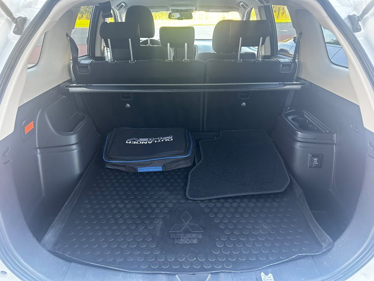 Vehicle Image 17