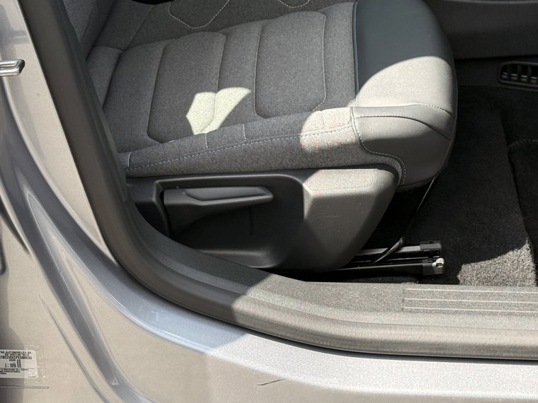 Vehicle Image 37
