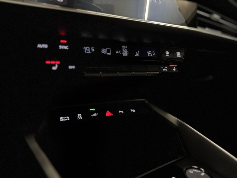 Vehicle Image 39