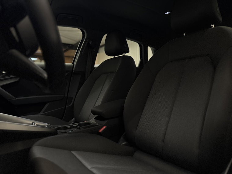 Vehicle Image 45