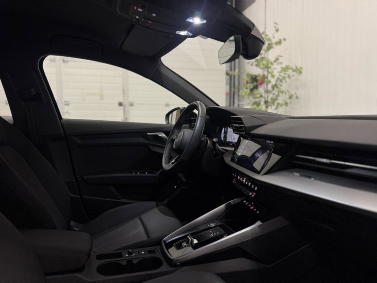 Vehicle Image 50