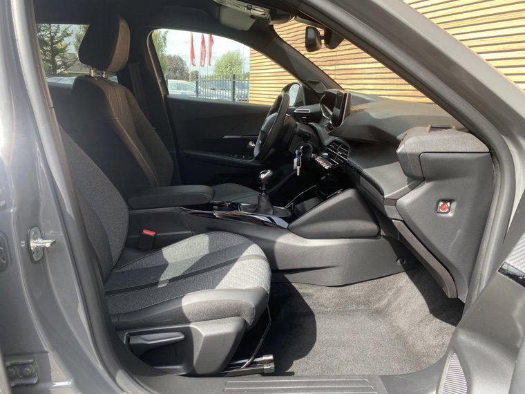 Vehicle Image 36