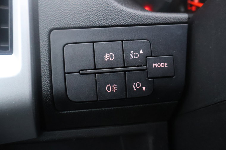Vehicle Image 23