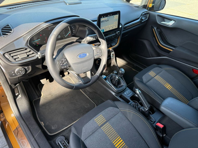 Vehicle Image 17