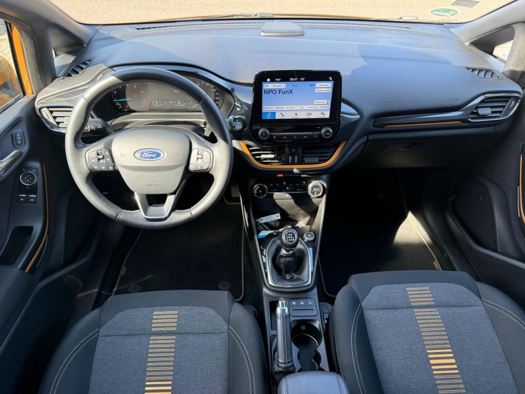 Vehicle Image 18
