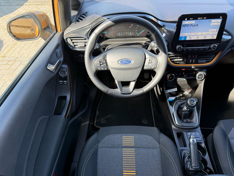 Vehicle Image 19