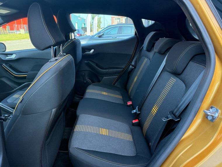 Vehicle Image 32