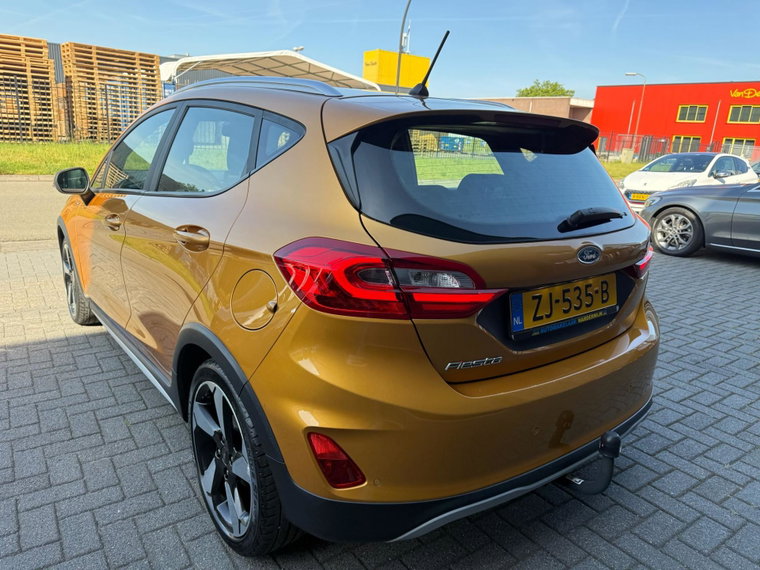Vehicle Image 10