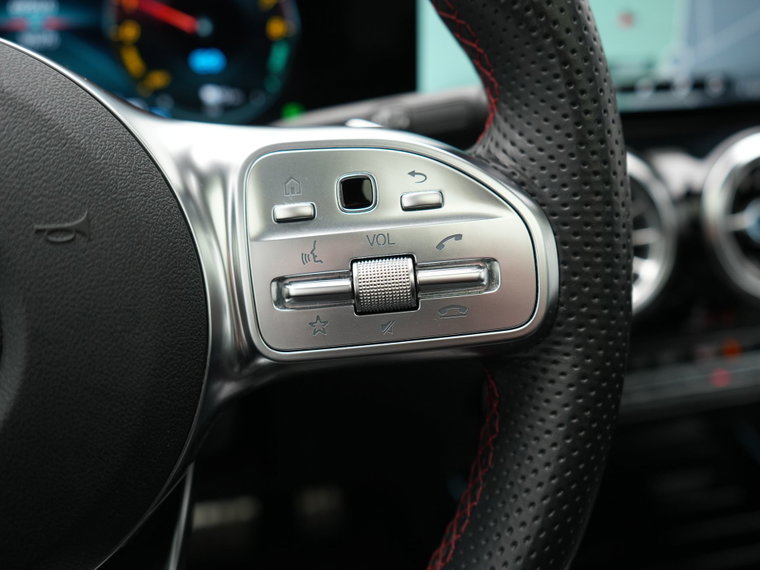 Vehicle Image 24