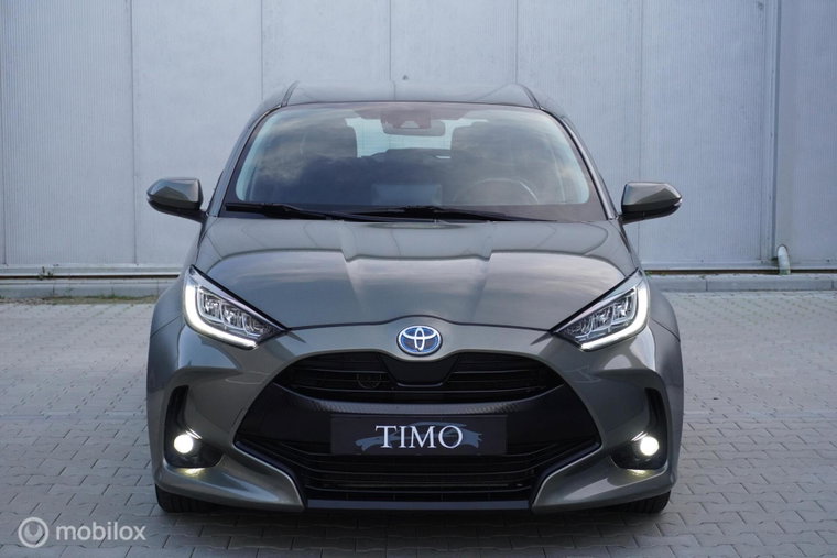 Vehicle Image 5