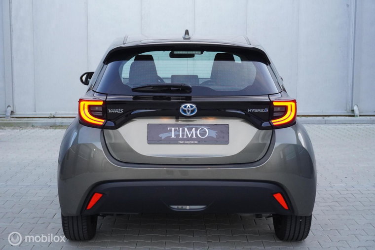Vehicle Image 6
