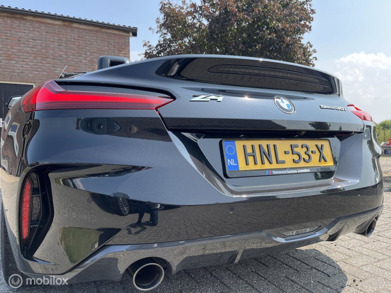 Vehicle Image 26