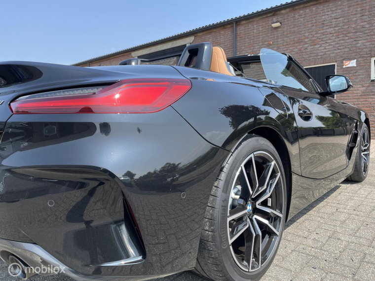 Vehicle Image 28