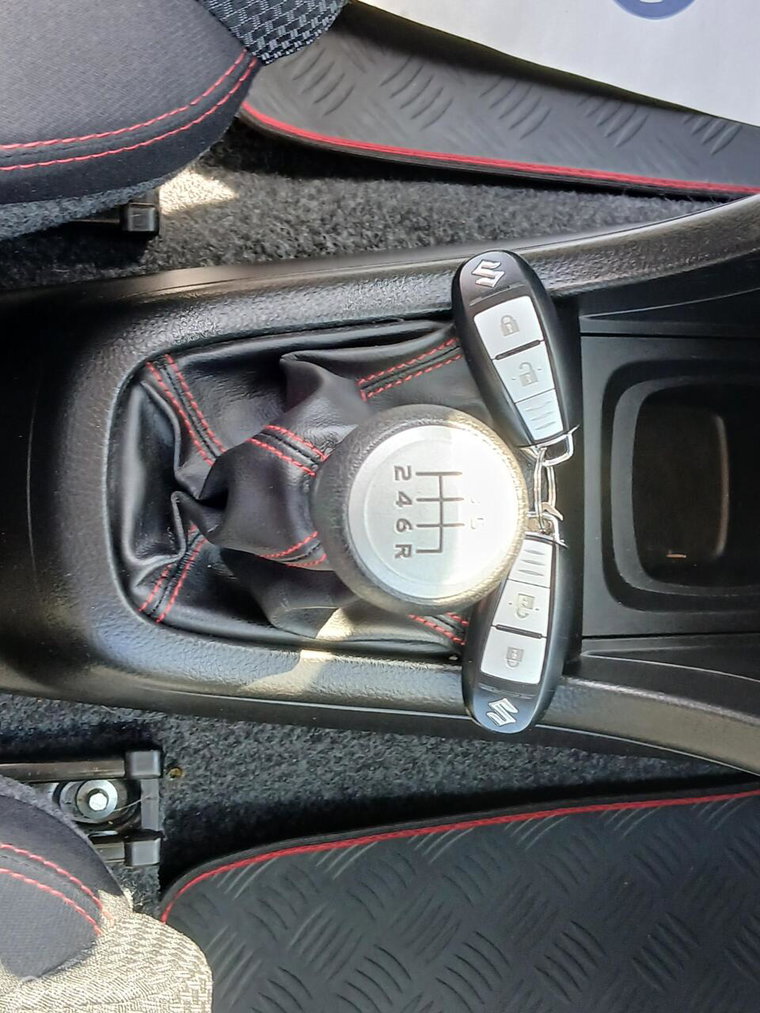 Vehicle Image 23