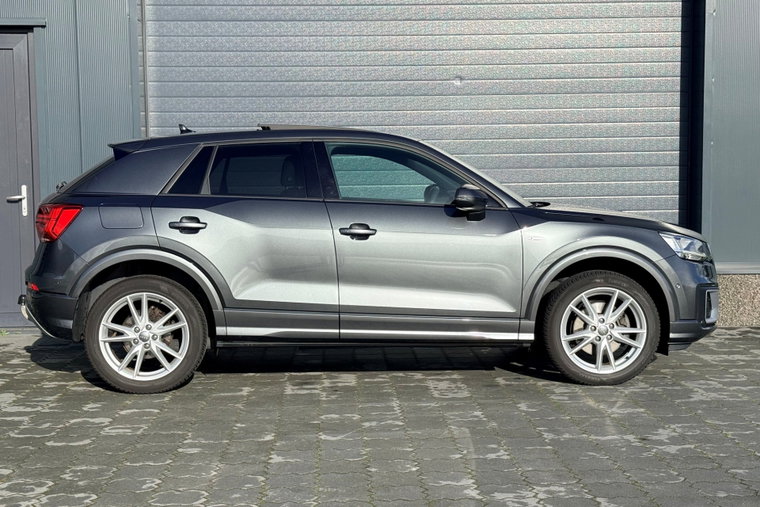 Vehicle Image 32