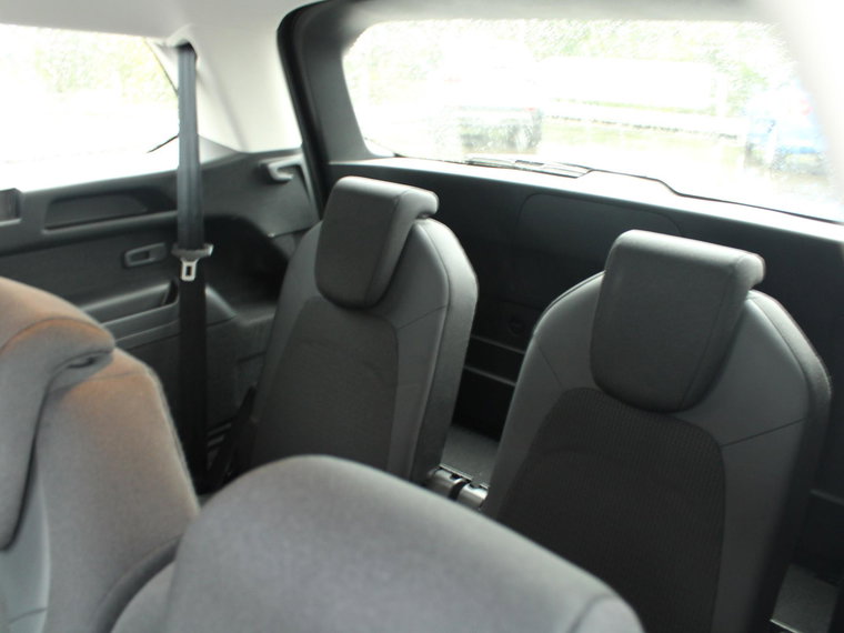 Vehicle Image 25