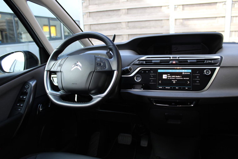 Vehicle Image 32