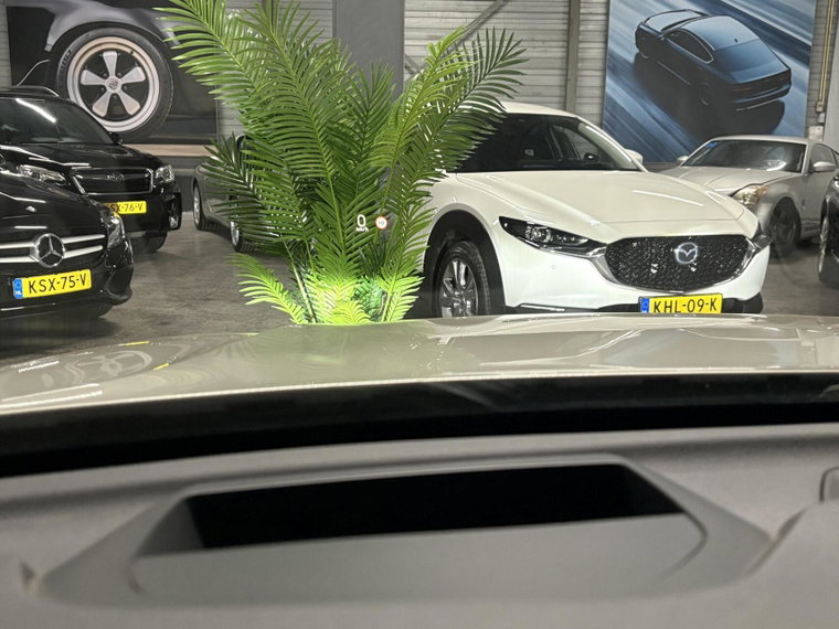 Vehicle Image 34