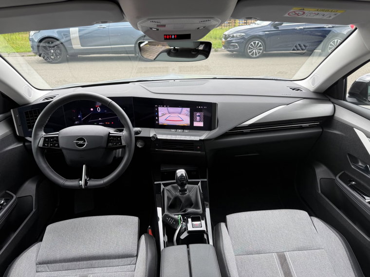 Vehicle Image 16