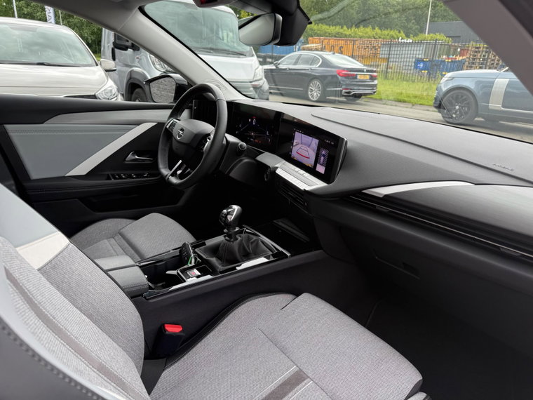 Vehicle Image 33