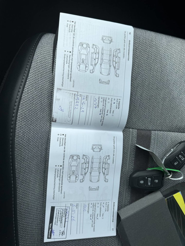 Vehicle Image 35