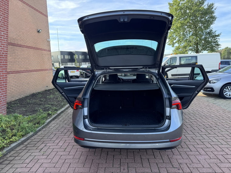 Vehicle Image 28