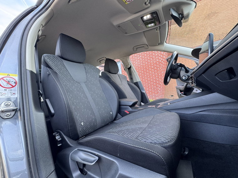 Vehicle Image 37