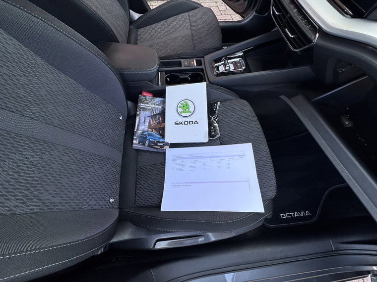 Vehicle Image 38