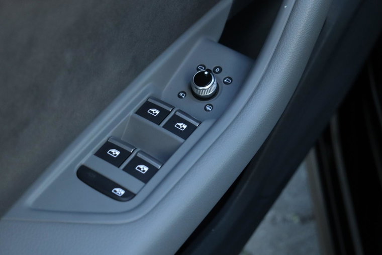 Vehicle Image 42