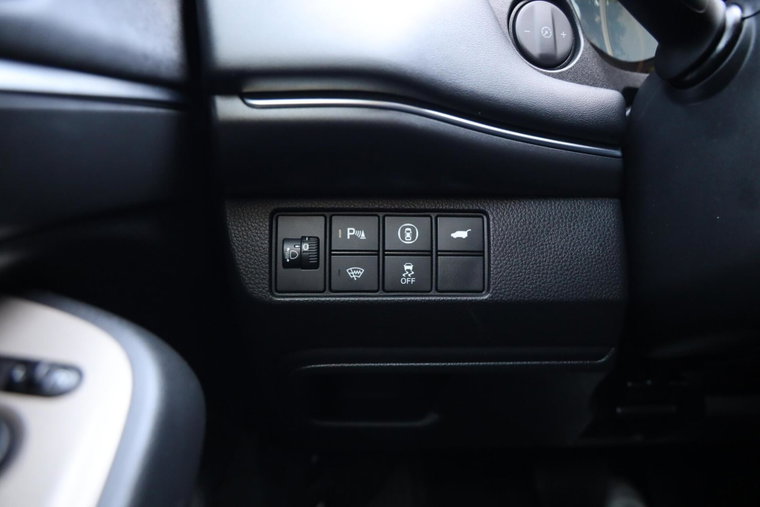 Vehicle Image 24