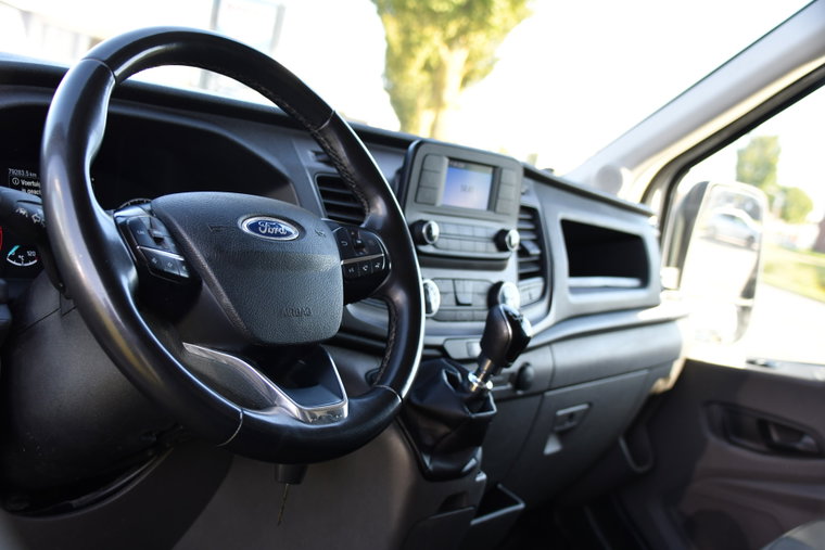 Vehicle Image 12