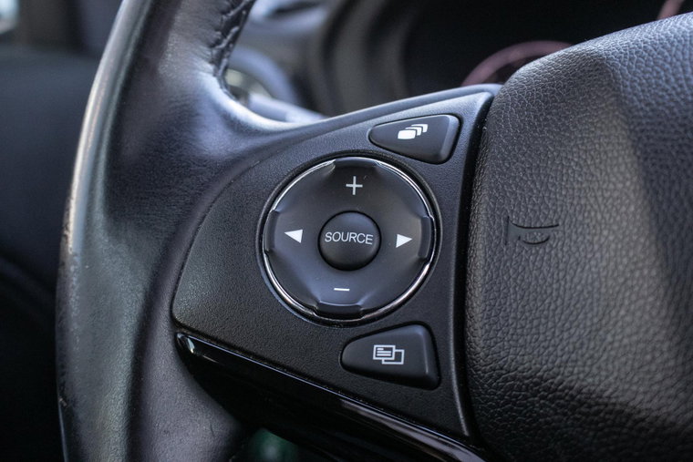 Vehicle Image 32