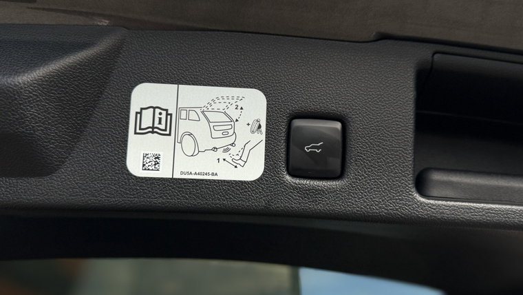 Vehicle Image 24