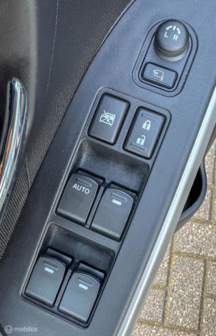 Vehicle Image 32