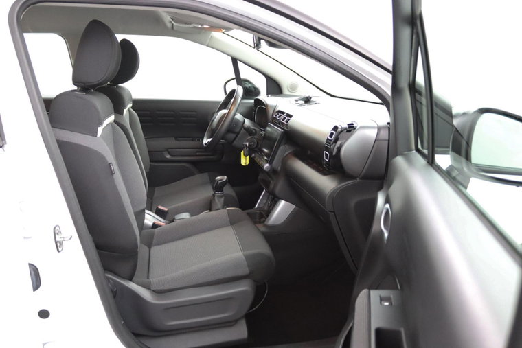Vehicle Image 13