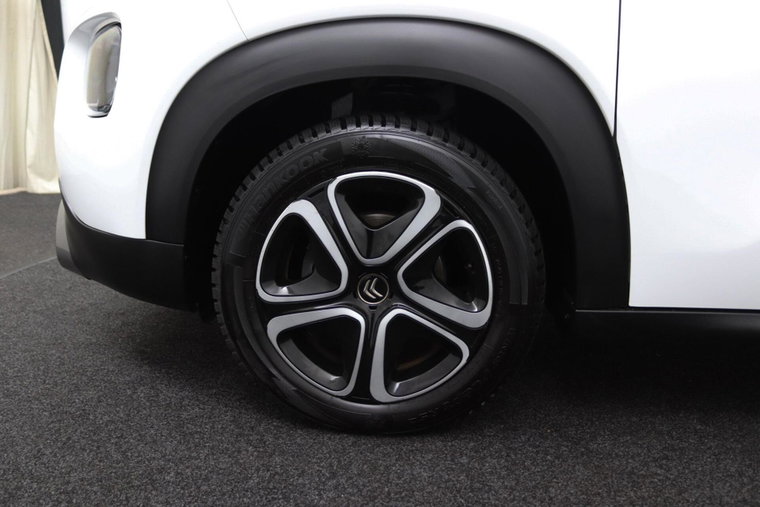 Vehicle Image 30