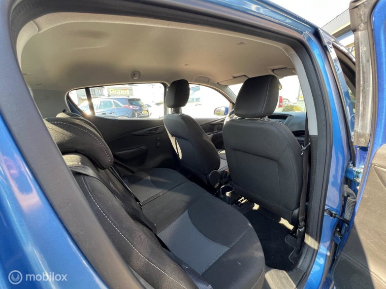 Vehicle Image 16