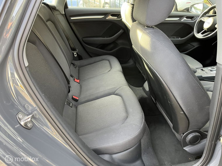Vehicle Image 17